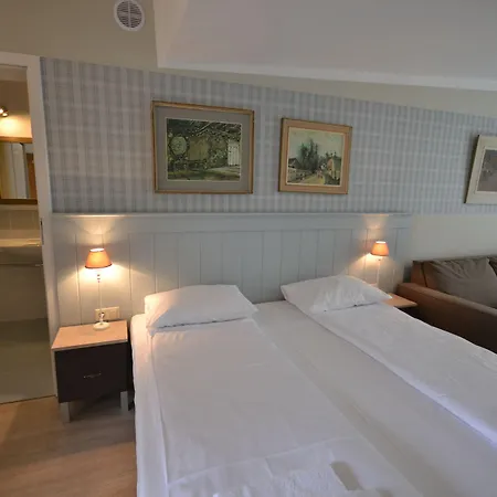 Neptuno & Lejlighedshotel Dźwirzyno