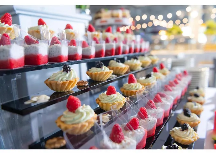 Neptuno & アパートホテル 4*